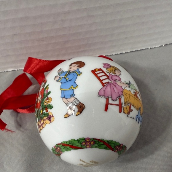 Hutschenreuther Christmas Ball Ornament Children Design Gift Vtg 1999 Limited - Picture 6 of 16